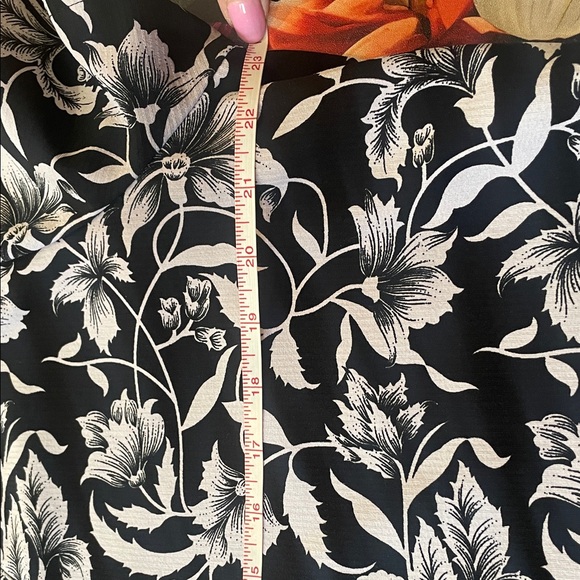 Scrub tops - Picture 2 of 7